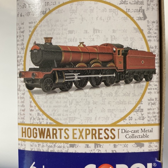 Corgi Harry Potter Wizarding World Hogwarts Express Die-cast Metal Collectible - Picture 4 of 7